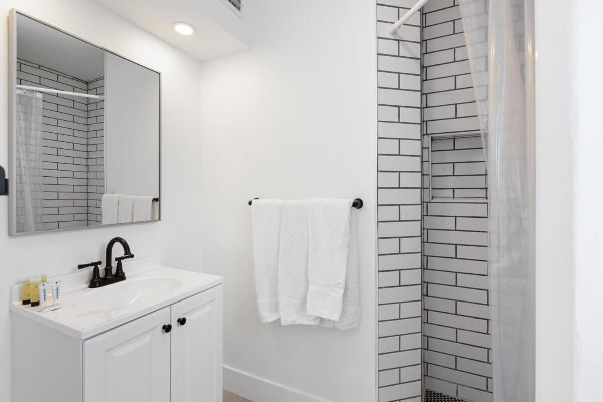 Charming 2 Bedroom Apartment In Victoria Park Fort Lauderdale Bagian luar foto